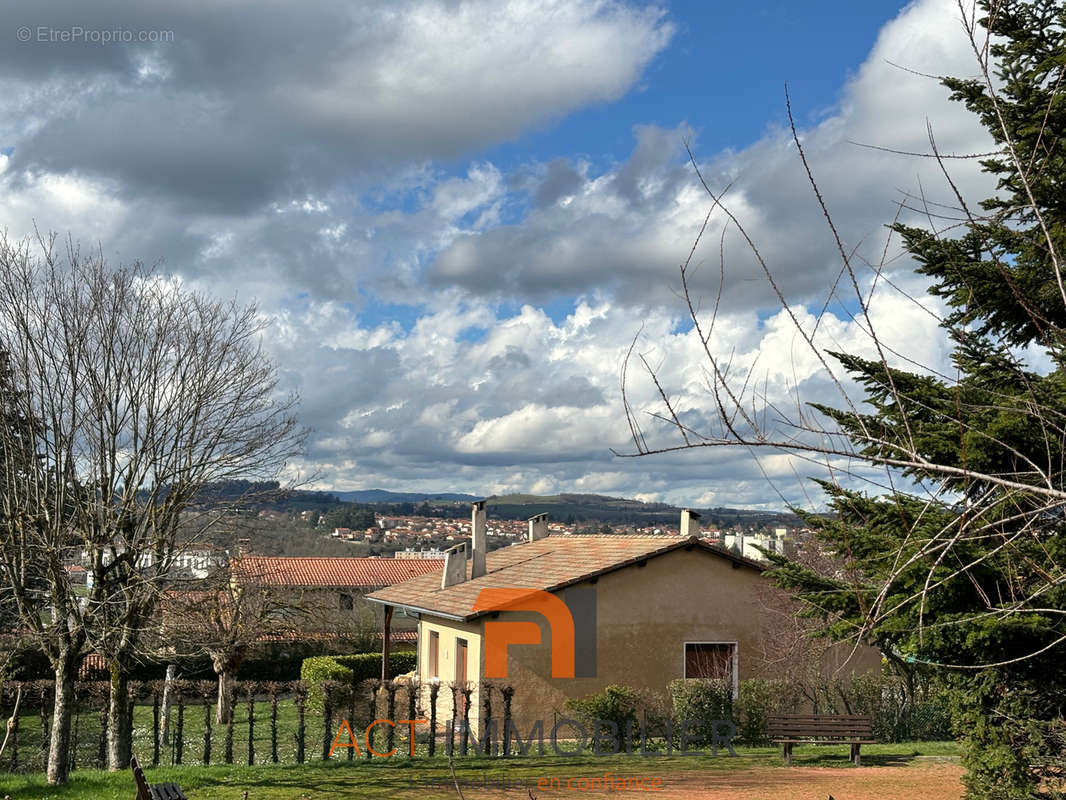 Maison à EVEUX