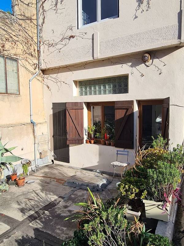 Appartement à MARSEILLE-5E