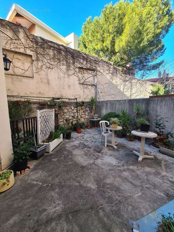 Appartement à MARSEILLE-5E