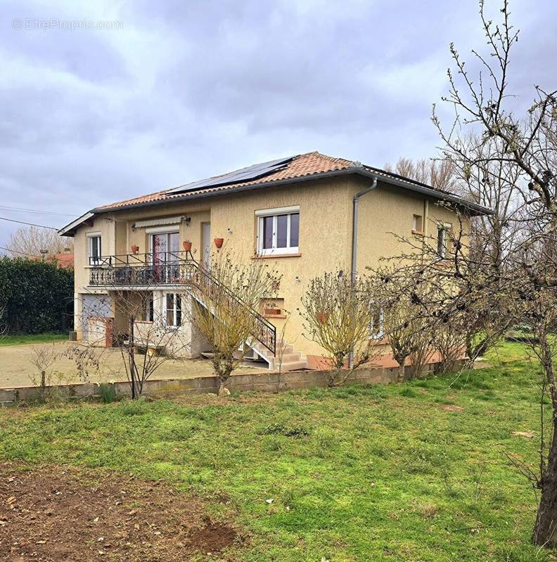 Maison à NEGREPELISSE