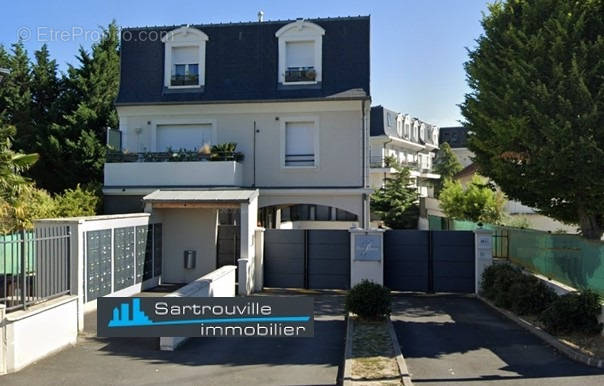 Appartement à SARTROUVILLE