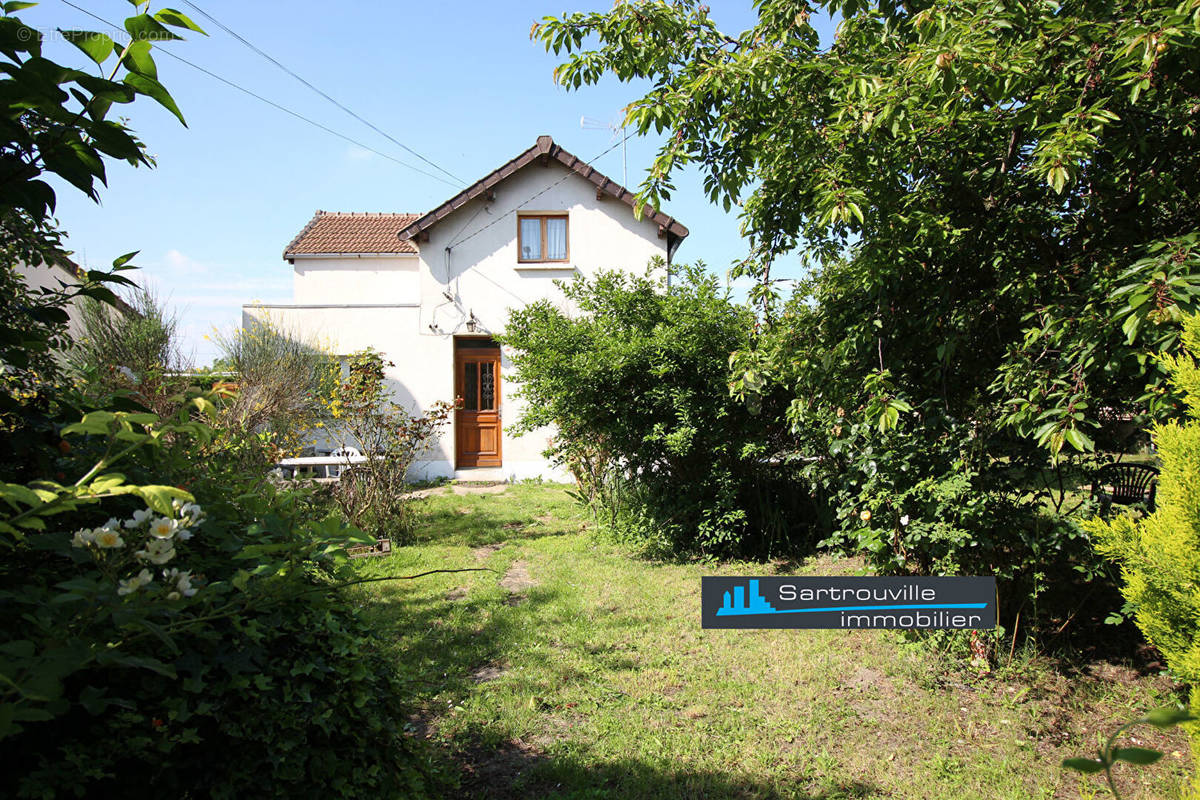 Maison à SARTROUVILLE