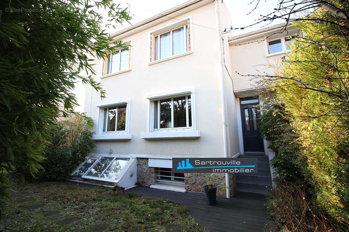 Maison à SARTROUVILLE