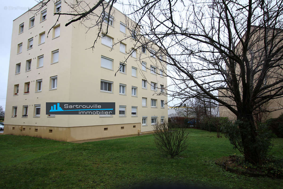 Appartement à SARTROUVILLE