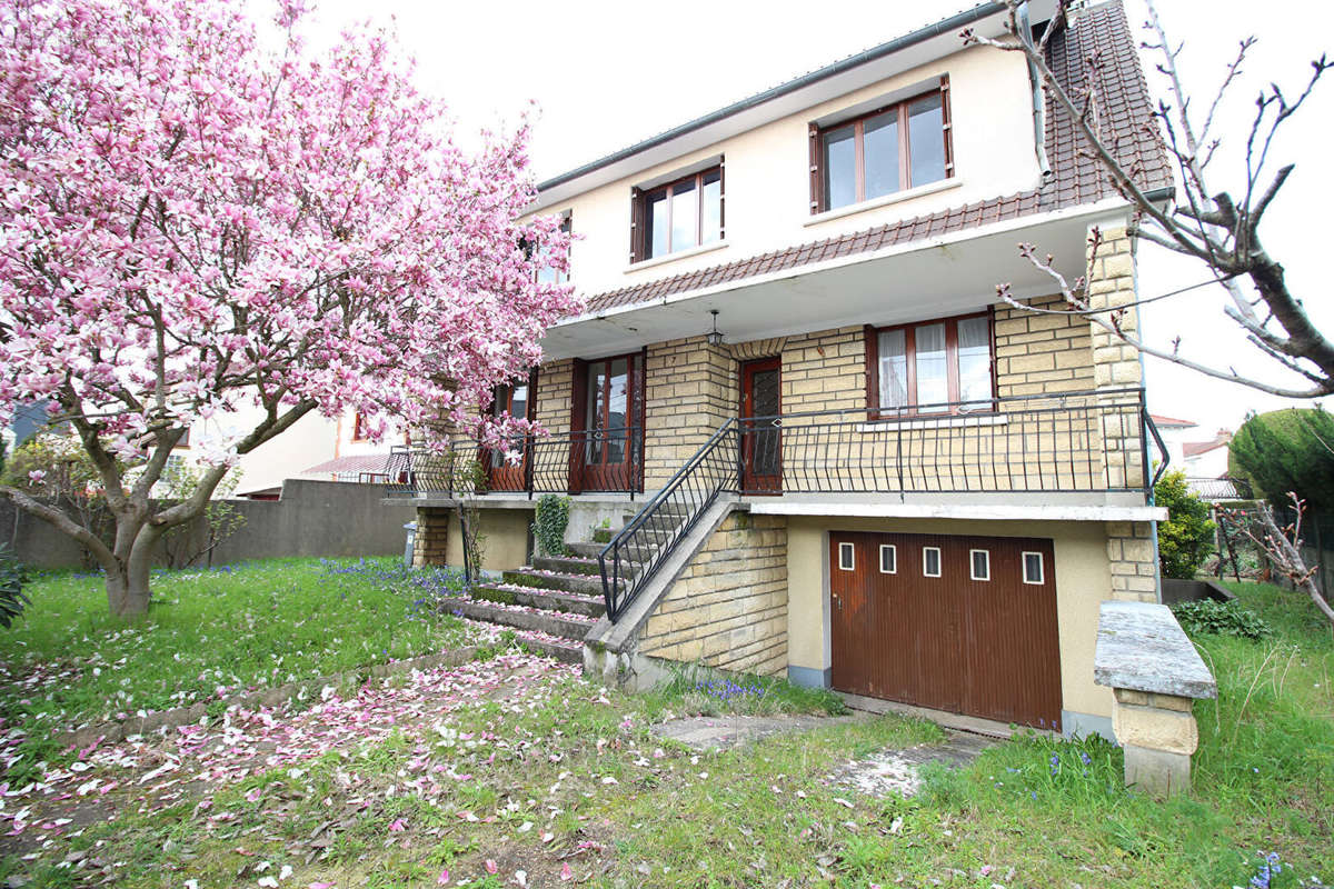 Maison à SARTROUVILLE