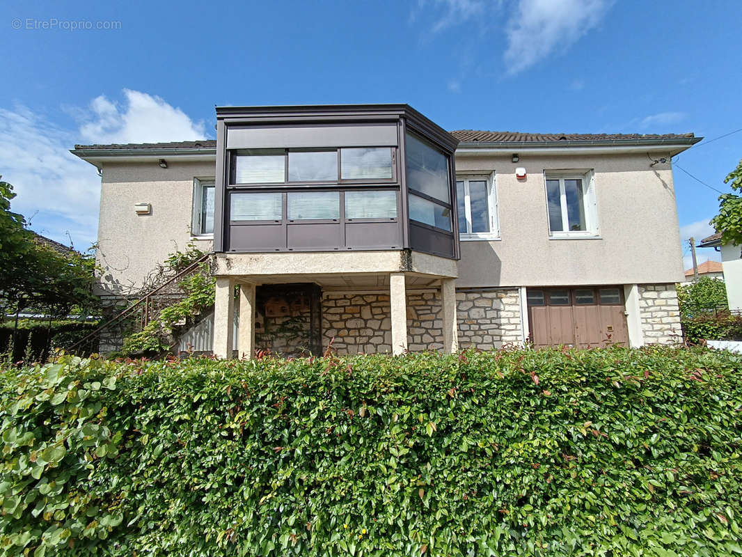 Maison à TERRASSON-LAVILLEDIEU