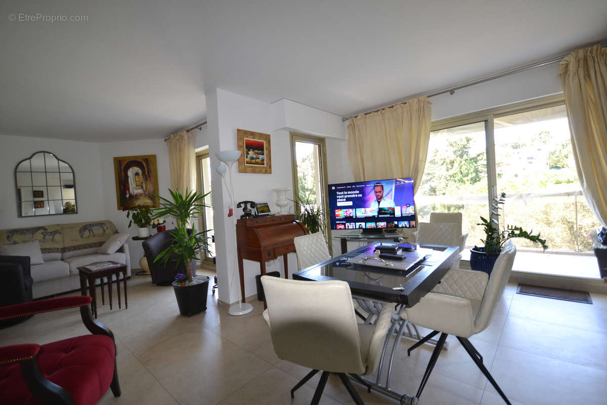 Appartement à LE CANNET