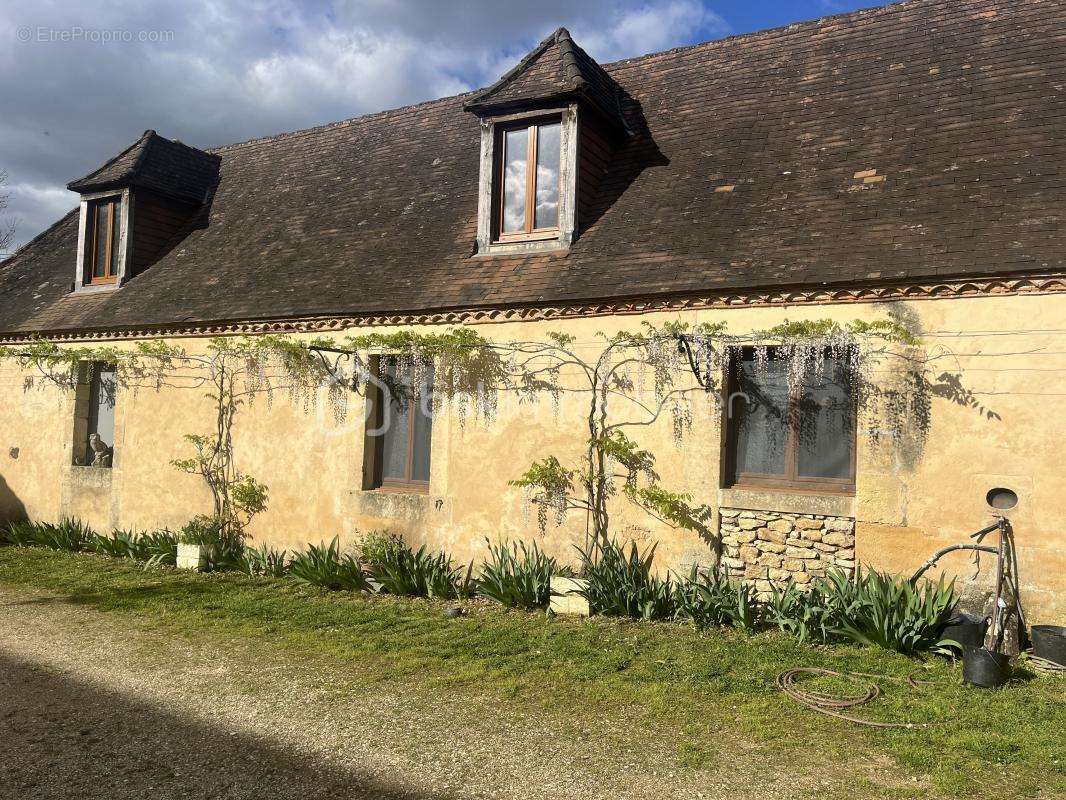 Maison à ROUFFIGNAC-SAINT-CERNIN-DE-REILHAC