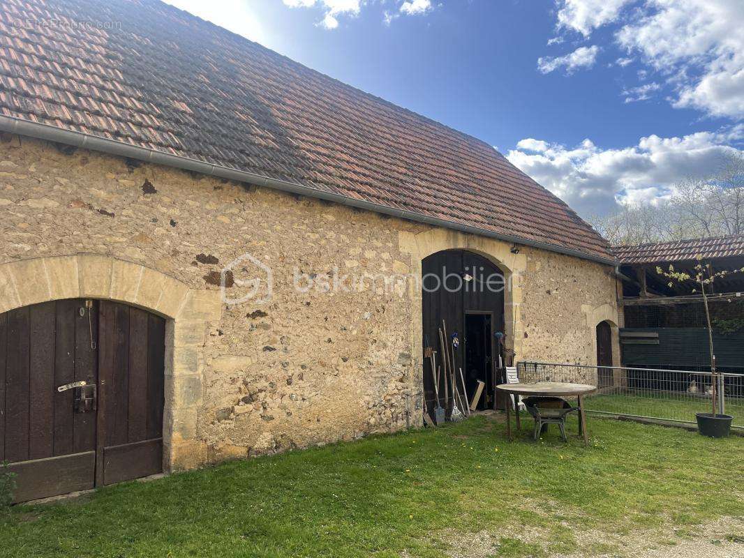 Maison à ROUFFIGNAC-SAINT-CERNIN-DE-REILHAC