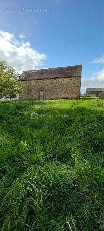 Maison à CHAISE-DIEU-DU-THEIL