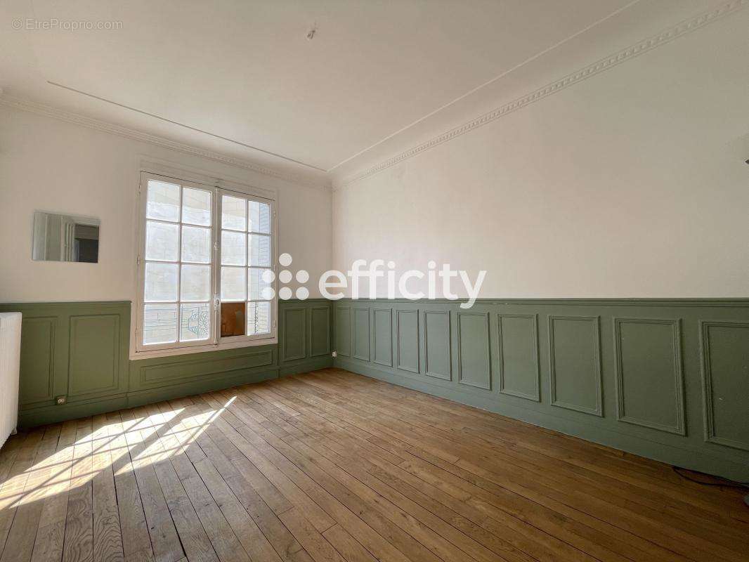 Appartement à PARIS-12E