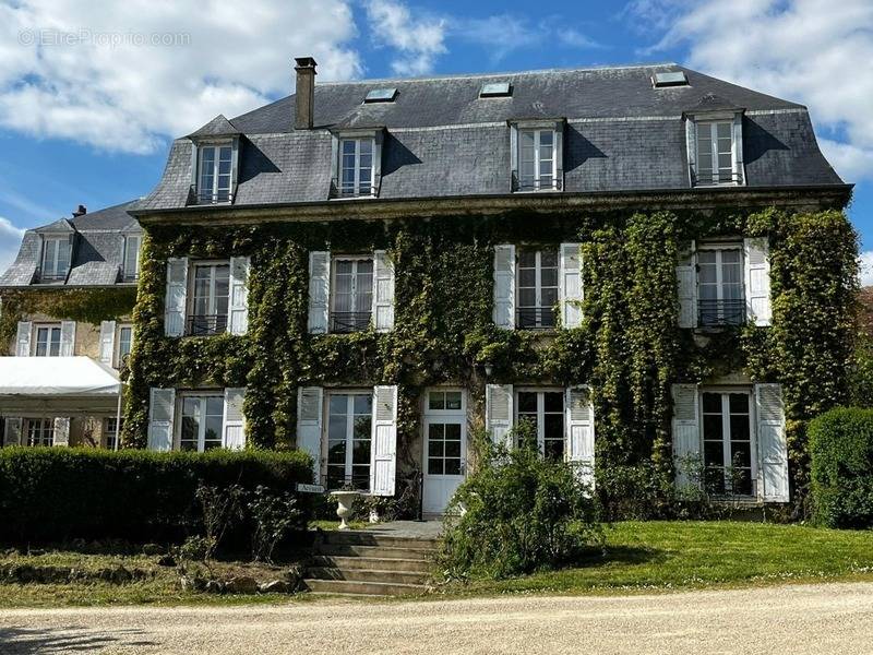 Maison à CRECY-LA-CHAPELLE