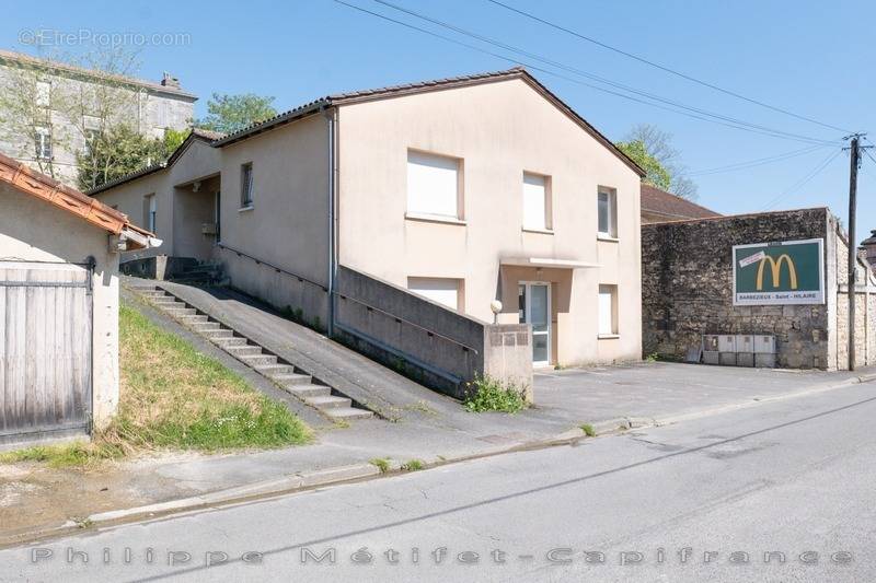 Commerce à CHATEAUNEUF-SUR-CHARENTE