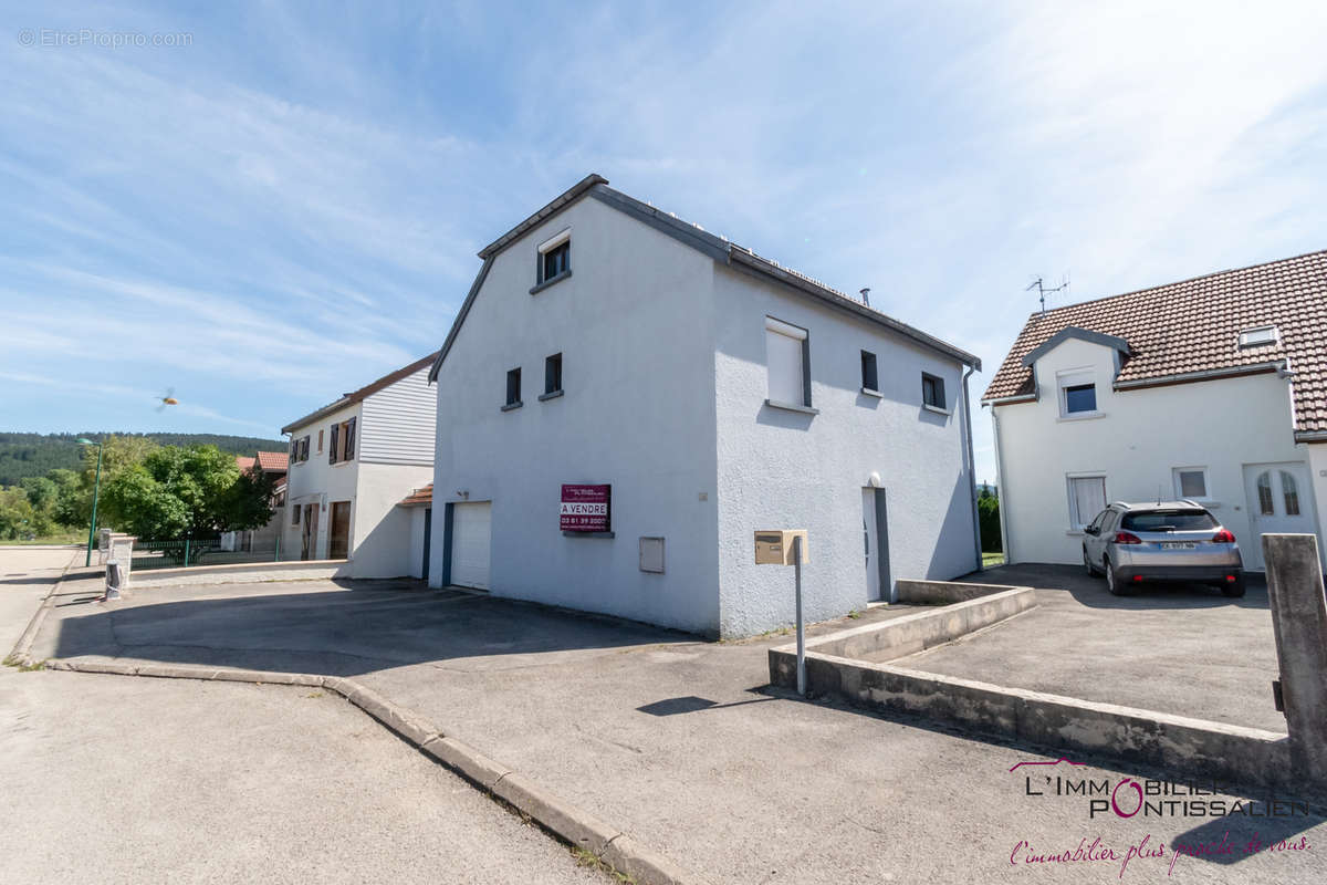 Maison à DOUBS