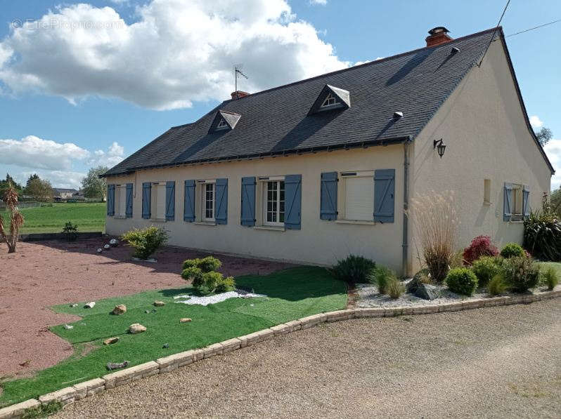 Maison à SAINT-LEGER-DE-MONTBRUN