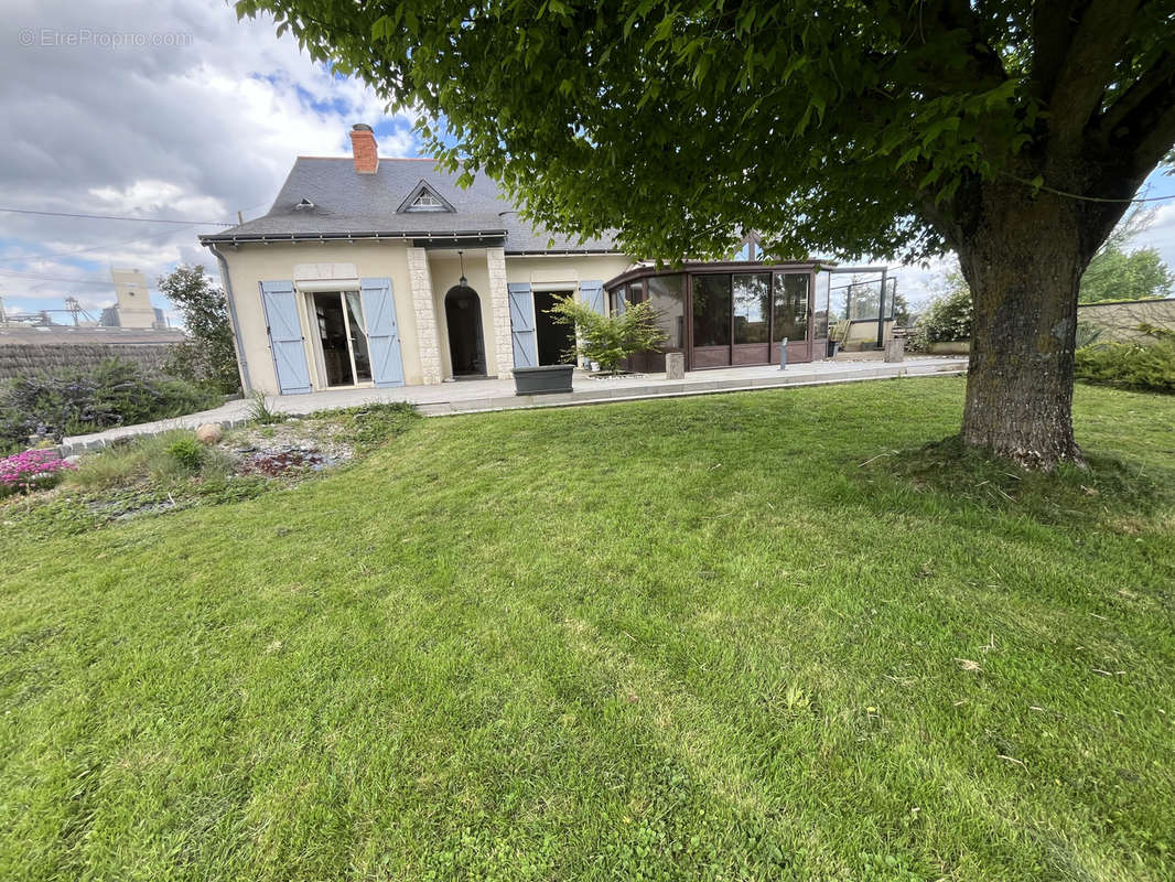 Maison à SAINT-LEGER-DE-MONTBRUN