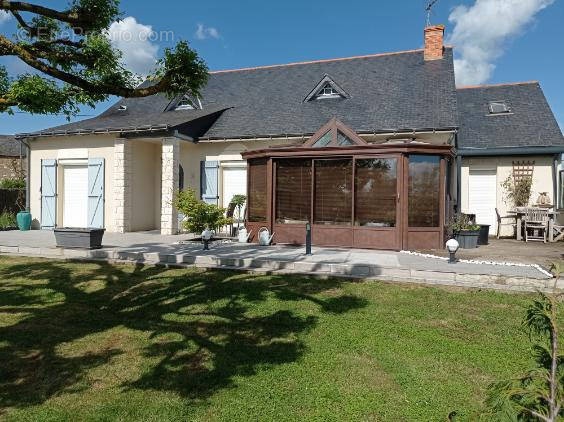 Maison à SAINT-LEGER-DE-MONTBRUN