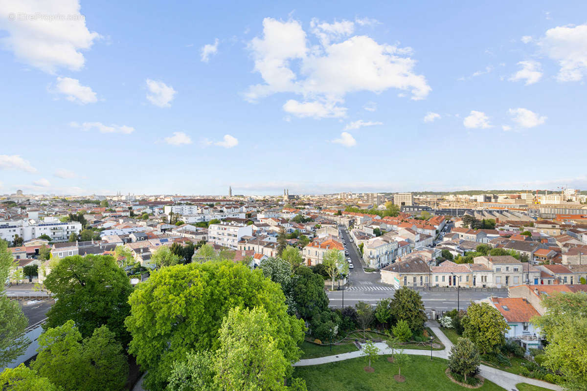 Appartement à BORDEAUX