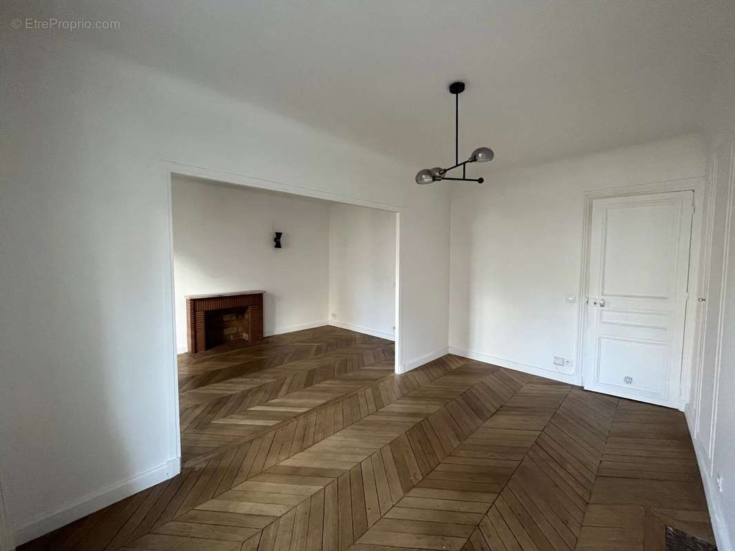 Appartement à PARIS-17E