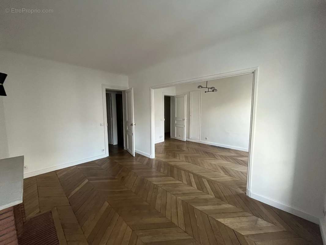 Appartement à PARIS-17E