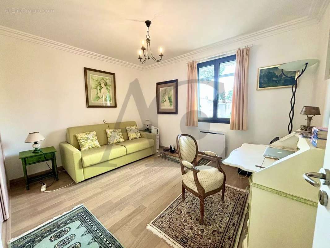 Appartement à VILLENEUVE-LOUBET