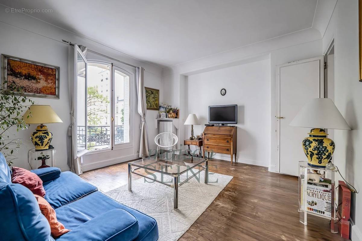 Appartement à NEUILLY-SUR-SEINE