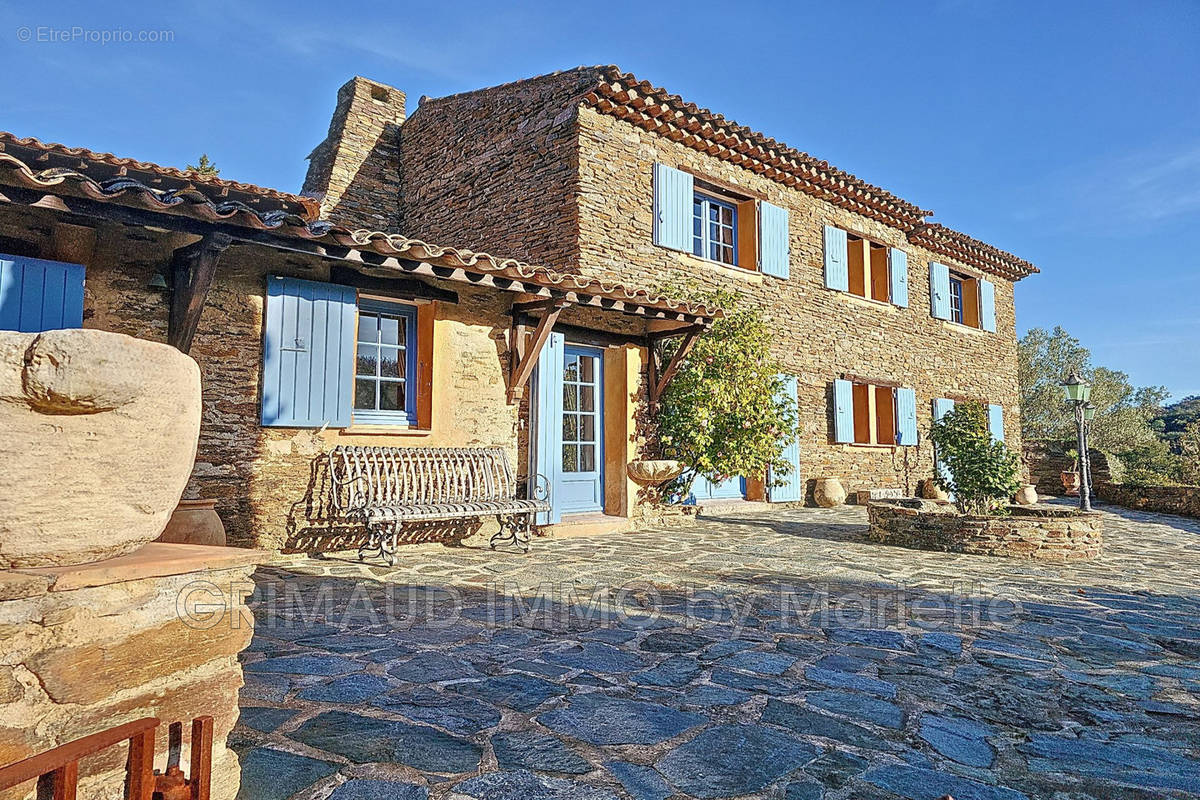 Maison à LA GARDE-FREINET