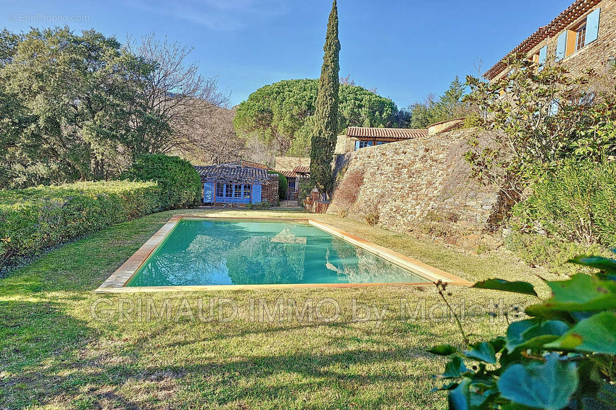 Maison à LA GARDE-FREINET