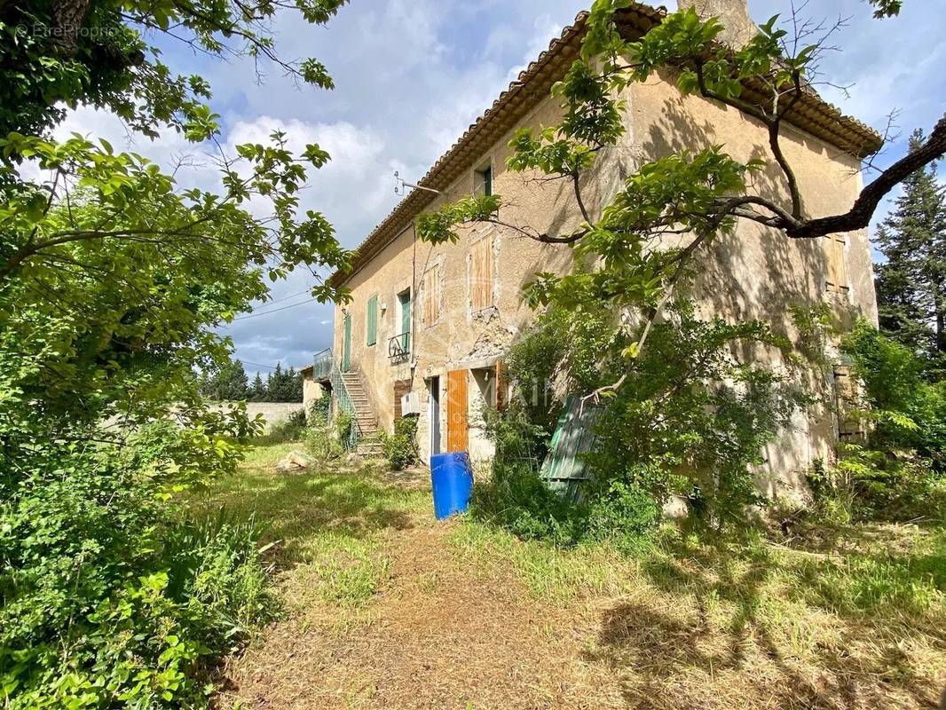 Maison à L&#039;ISLE-SUR-LA-SORGUE