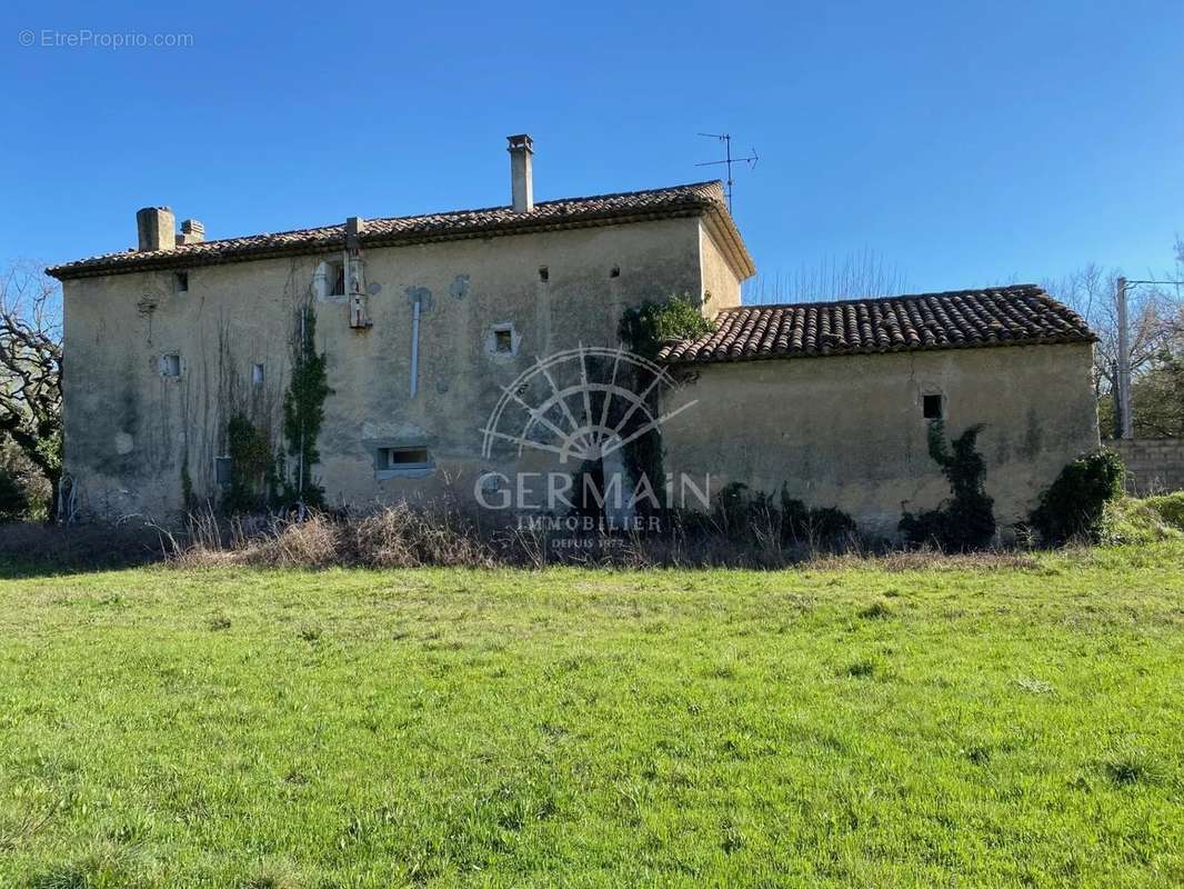 Maison à L&#039;ISLE-SUR-LA-SORGUE