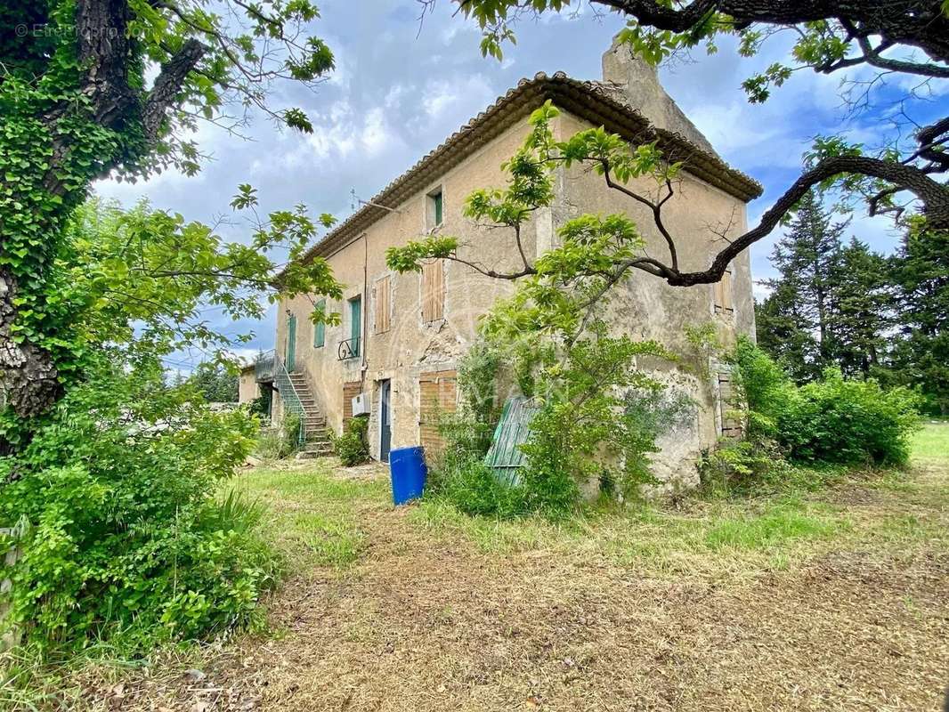 Maison à L&#039;ISLE-SUR-LA-SORGUE