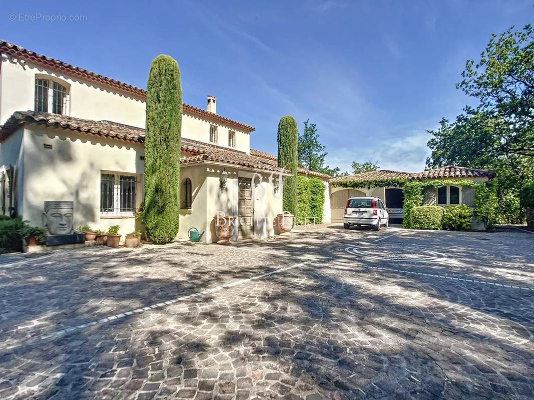 Maison à LA GARDE-FREINET