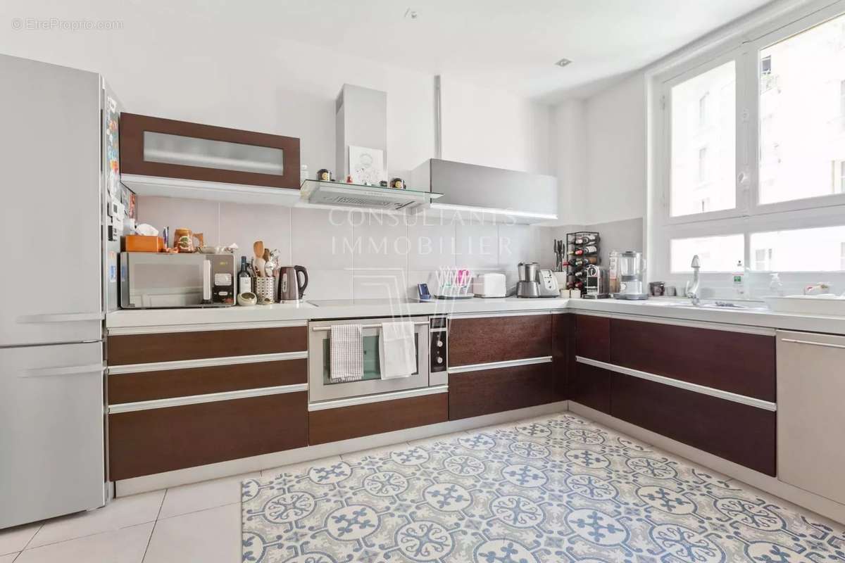 Appartement à NEUILLY-SUR-SEINE