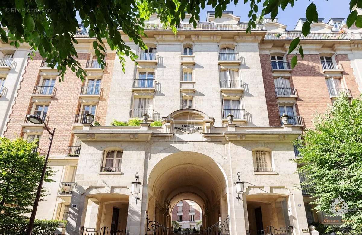 Appartement à NEUILLY-SUR-SEINE