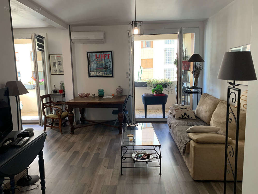 Appartement à MARSEILLE-4E