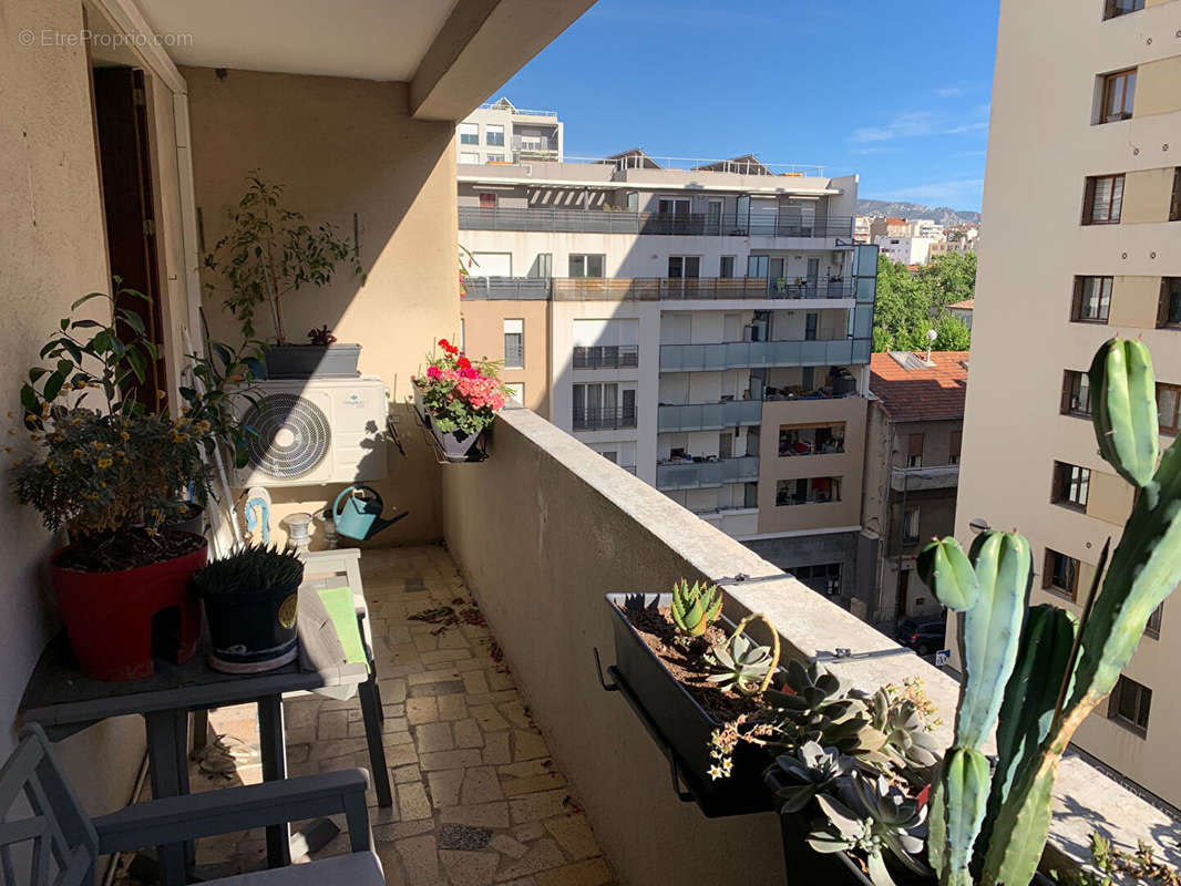 Appartement à MARSEILLE-4E