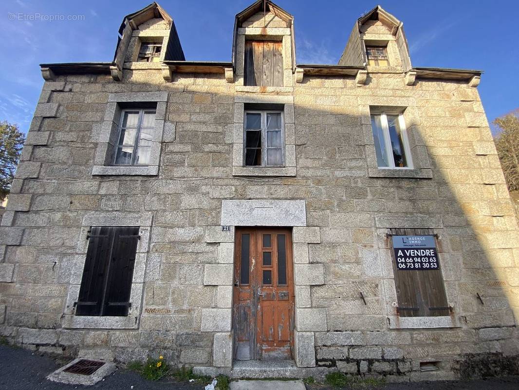 Maison à AUMONT-AUBRAC