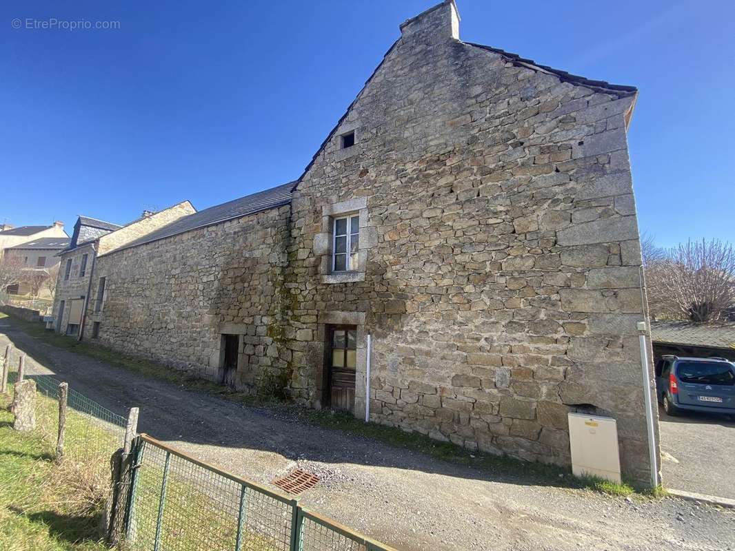 Maison à AUMONT-AUBRAC