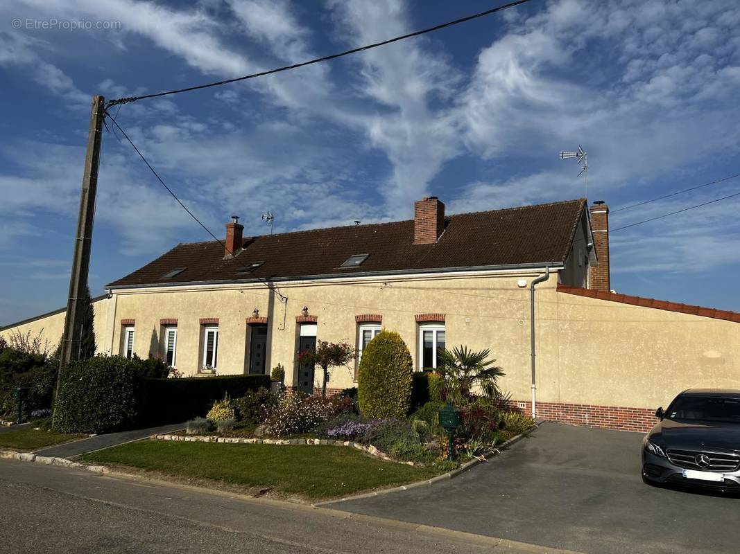 Maison à CREVECOEUR-SUR-L&#039;ESCAUT