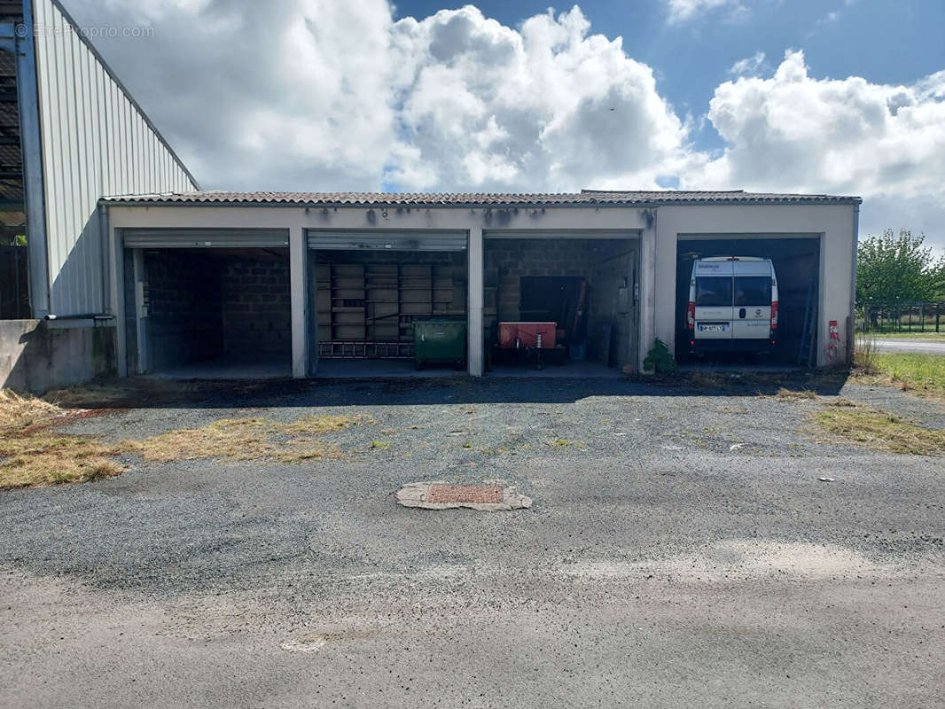 Parking à SAINT-TROJAN-LES-BAINS