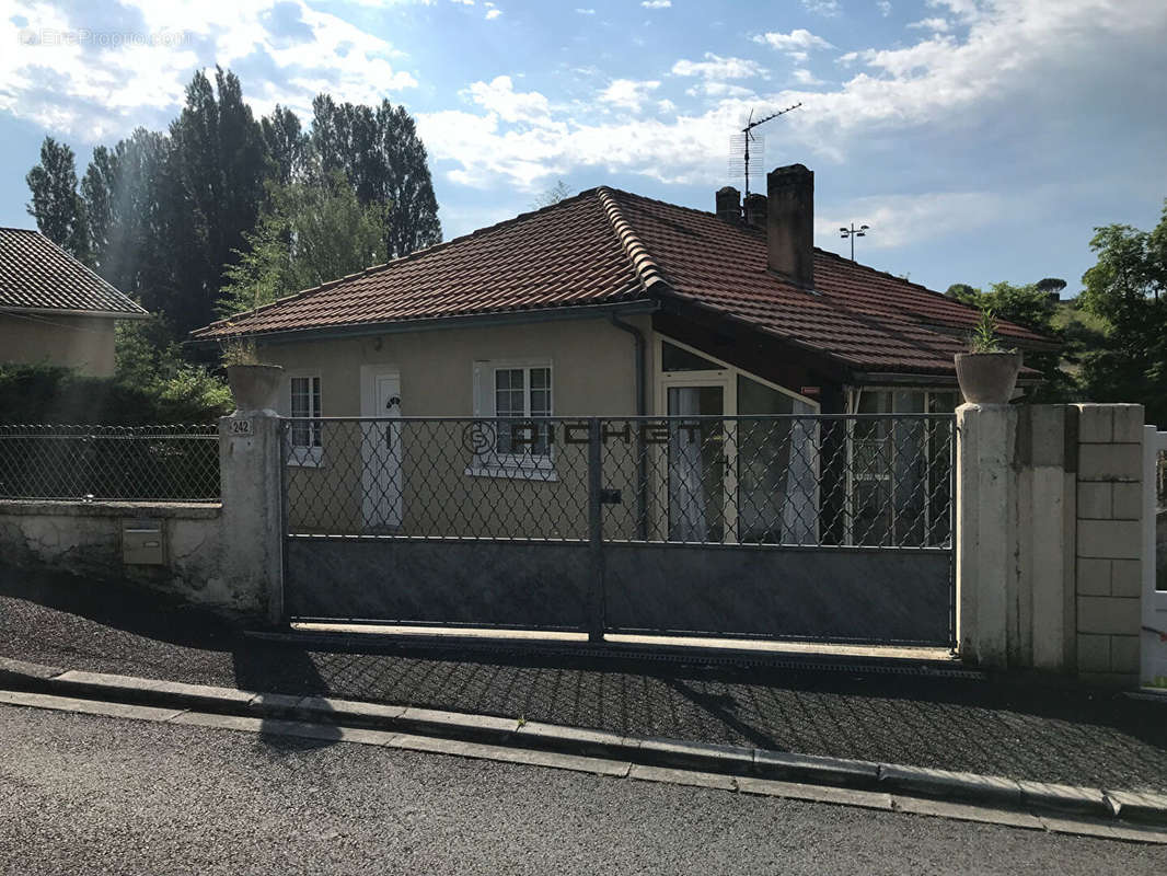 Maison à RUELLE-SUR-TOUVRE