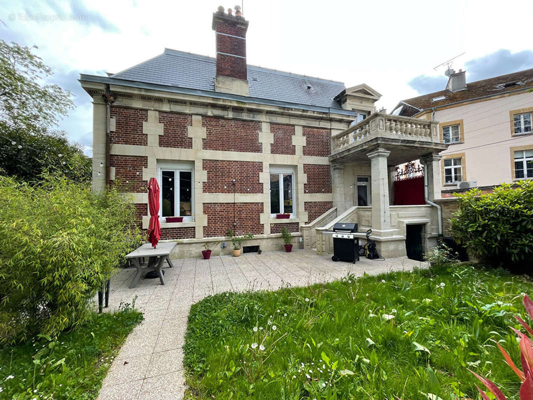 Maison à CHARLEVILLE-MEZIERES