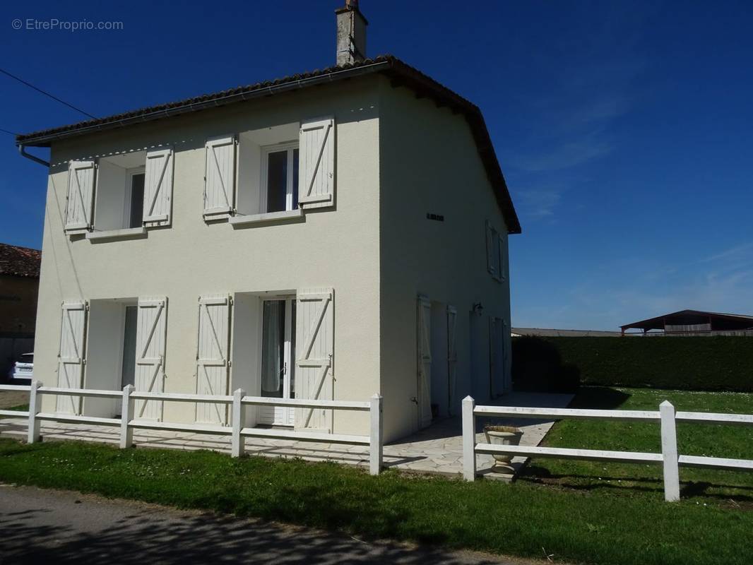 Maison à LEIGNES-SUR-FONTAINE