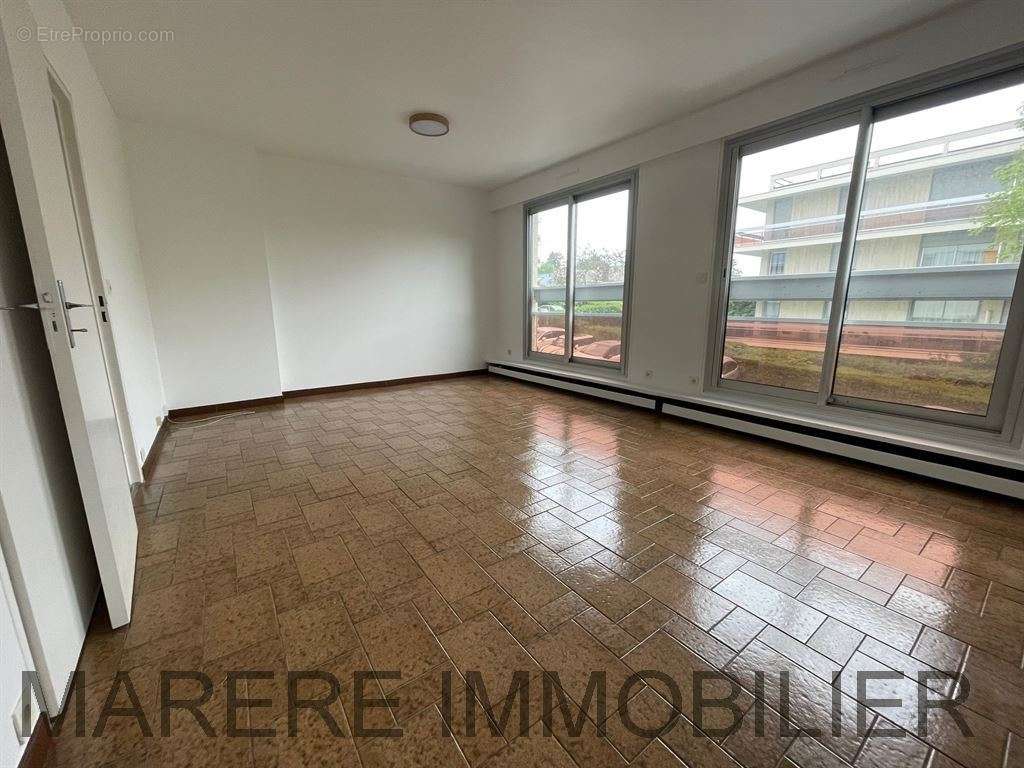 Appartement à MAREIL-MARLY