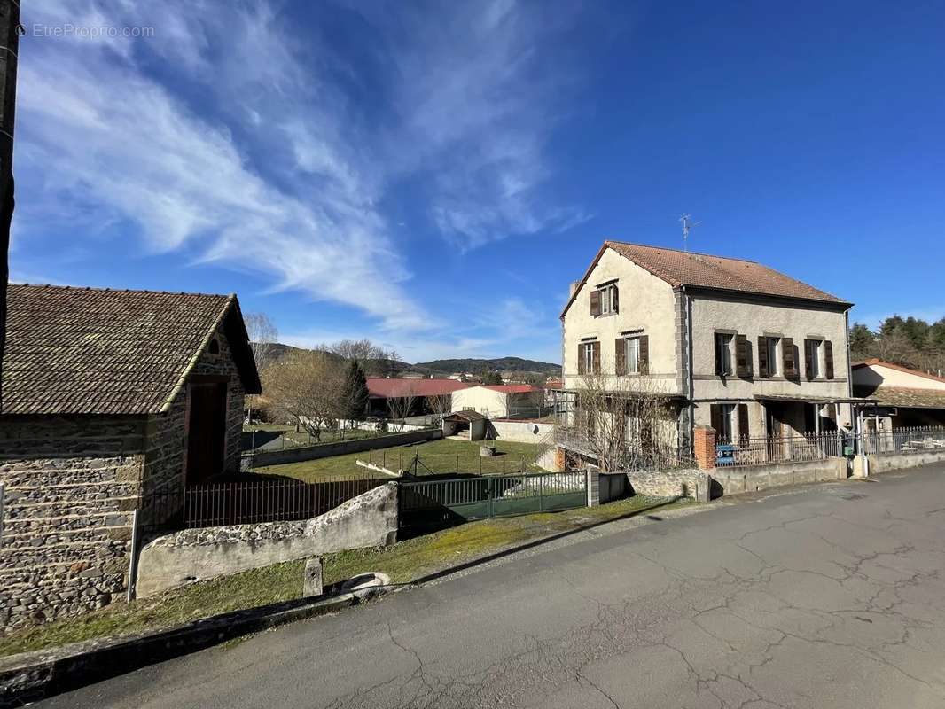 Maison à PAULHAGUET