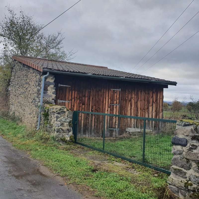 Maison à MAZEYRAT-D&#039;ALLIER