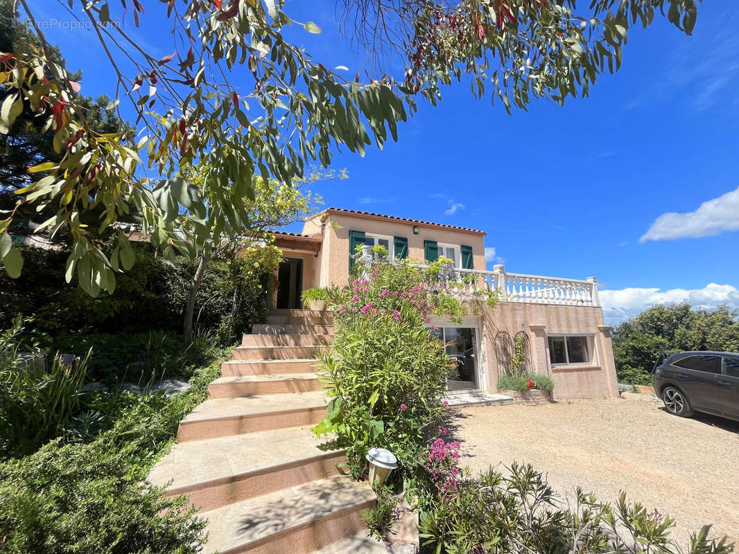 Maison à SAINT-MAXIMIN-LA-SAINTE-BAUME