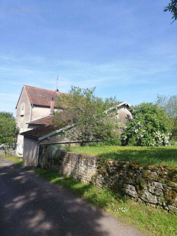 Maison à FAVERNEY