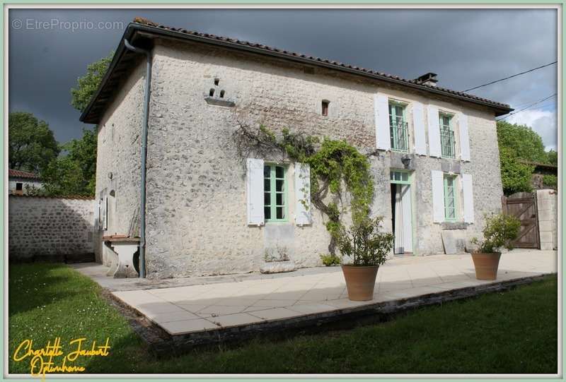 Maison à CHALAIS