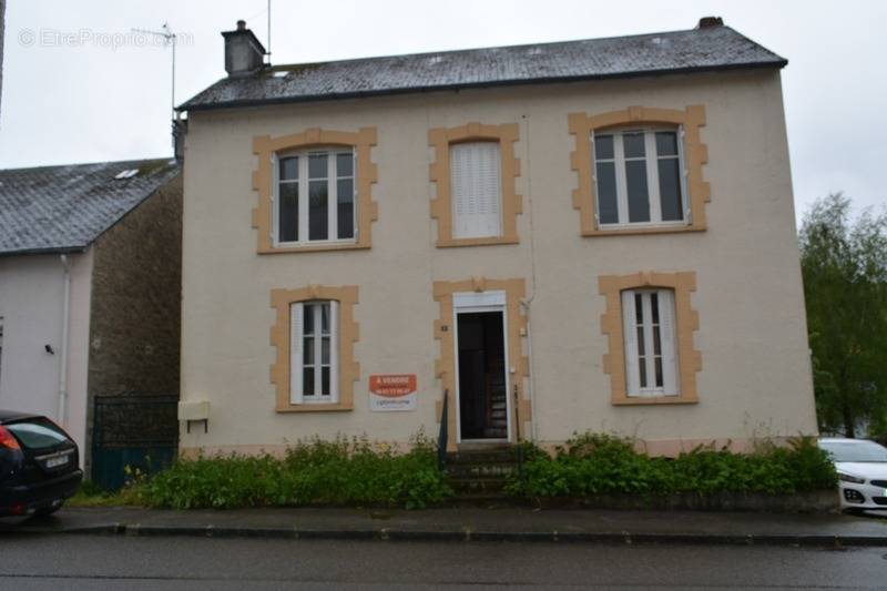 Maison à SAINT-SULPICE-LAURIERE